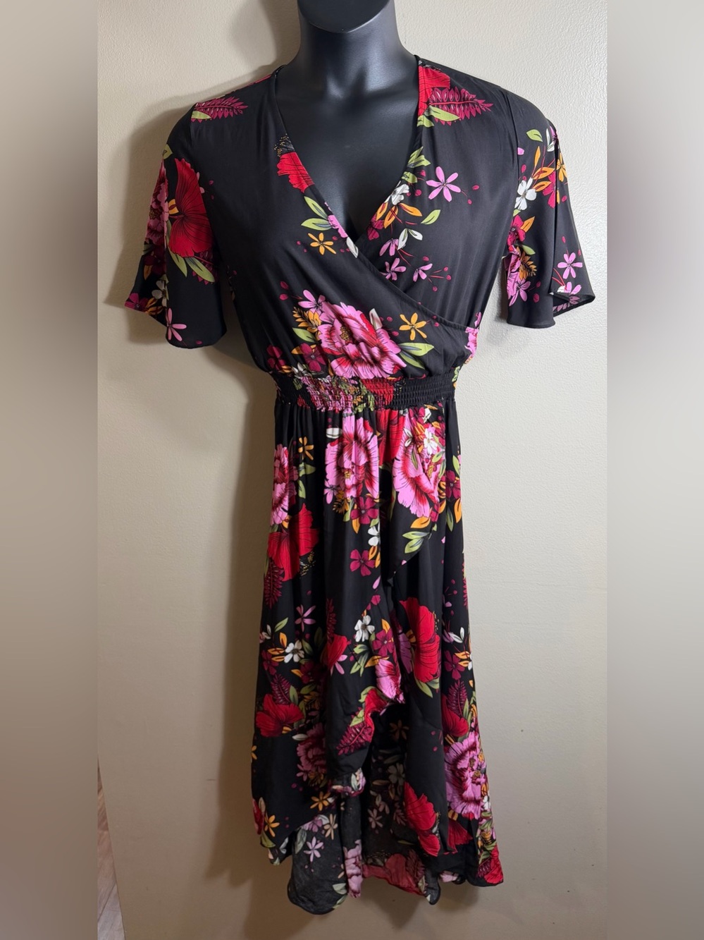 NWT KorMei Black Floral Faux Wrap Smocked Waist Midi Dress